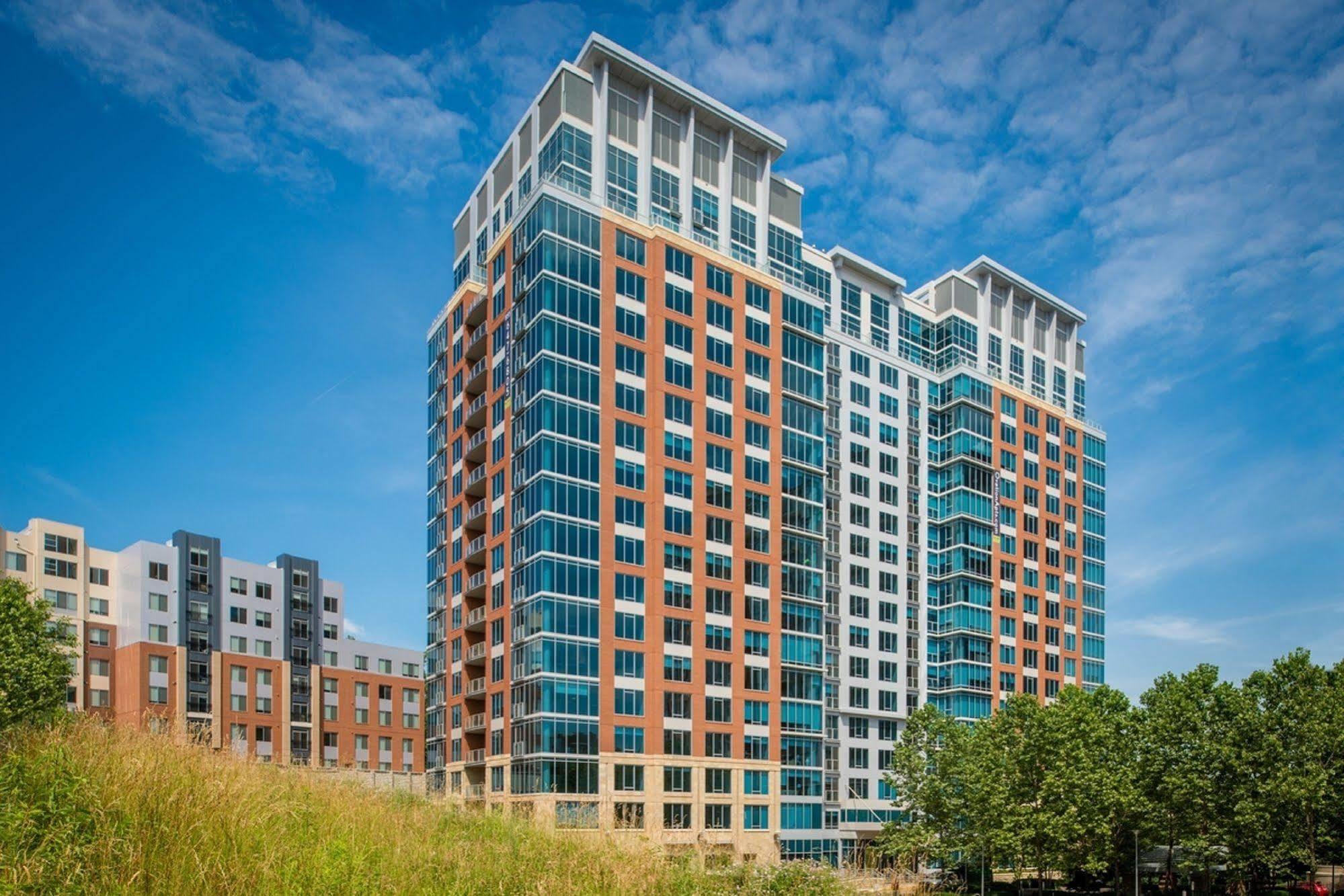 Global Luxury Suites At Park Crest McLean Exterior photo