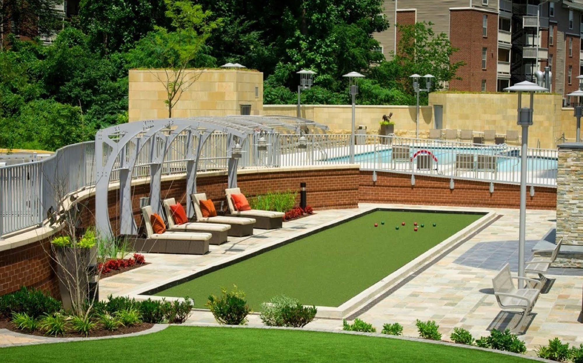 Global Luxury Suites At Park Crest McLean Exterior photo